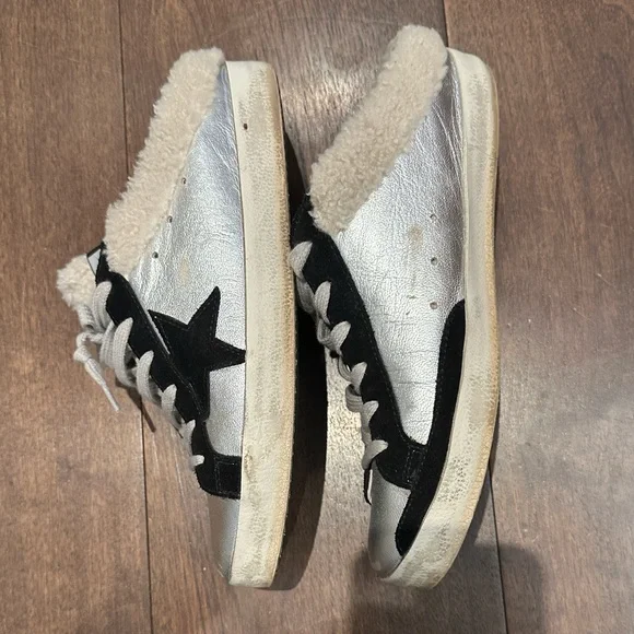 Golden Goose Super-Star Sabot in silver laminated leather with black star - Picture 5 of 10